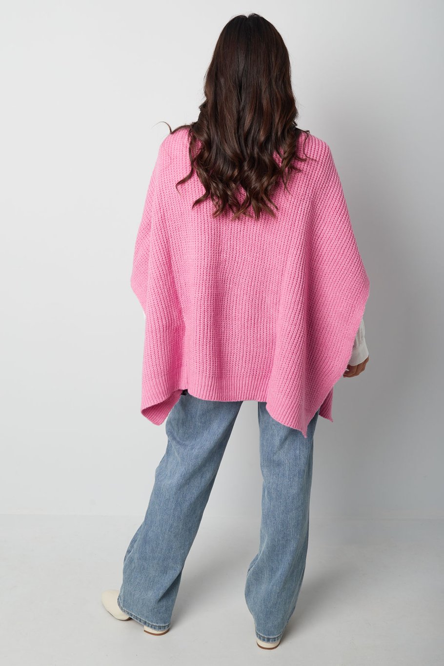Einfach gestrickter Poncho – rosa Bild5
